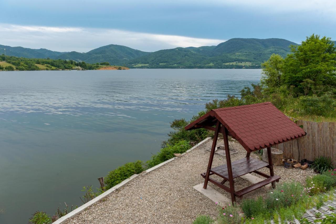 Villa Frans Si Cabanute Ieşelniţa Exterior foto